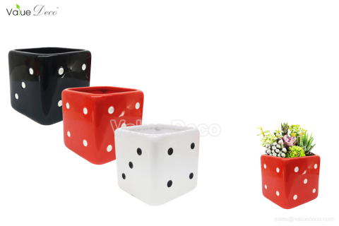 (DM0095) Ceramic Pot in Dice Shape