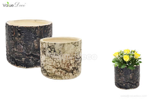 (TC0114) Ceramic Pot with Bark Finishing