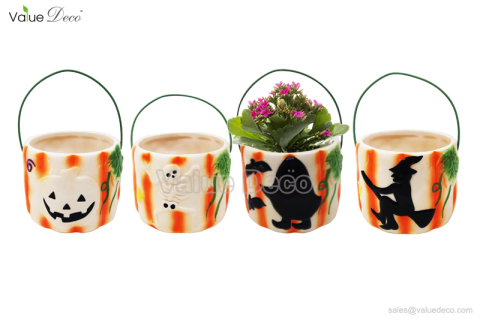 (DM0111) Ceramic planter with handle for Halloween