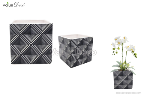 (DM0134) Solid geometry pattern ceramic planter