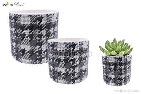 VD18CTF456 (Houndstooth Decal Ceramic Pot)