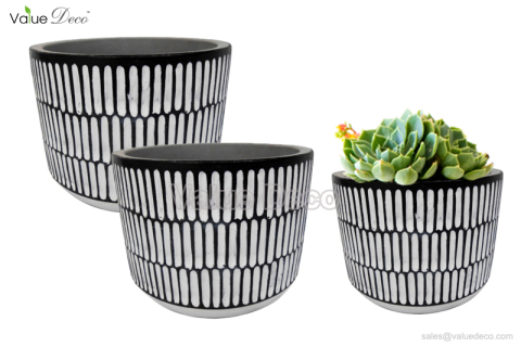 CMV00547 (Black Embossed Cement Pot)