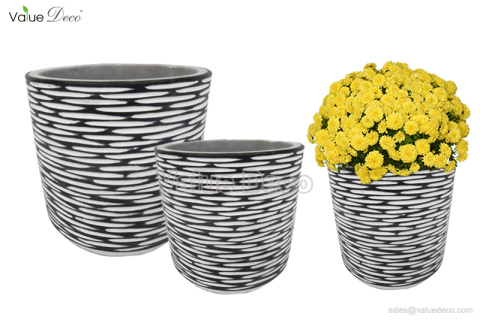 CMV00556 (Lines Embossed Cement Pot)