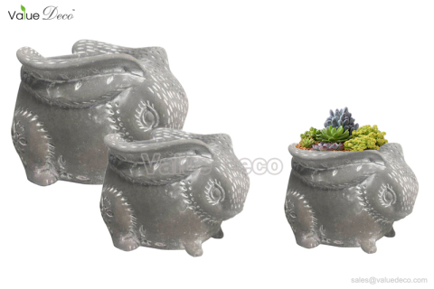 CMV00752 (Rabbit Cement Flower Pot)